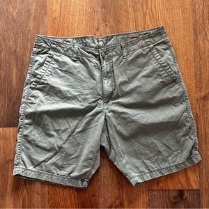 old navy khaki olive shorts